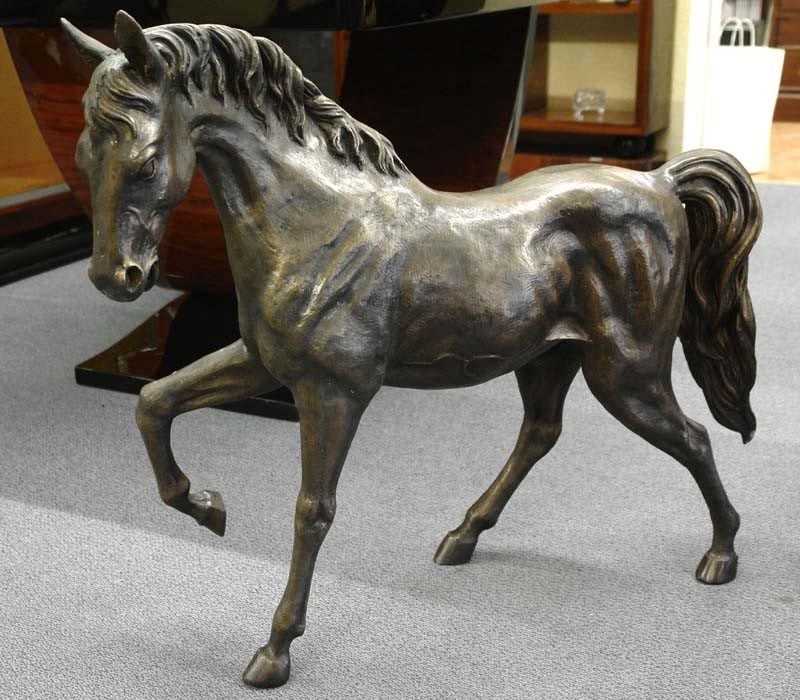 hors.jpg